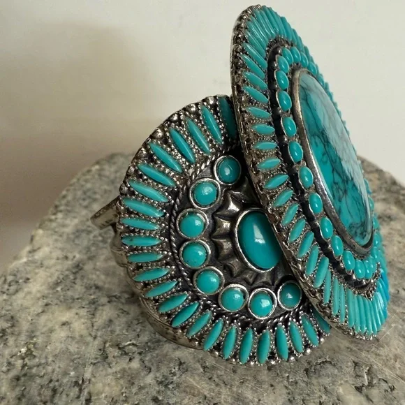 Rare Large Vintage Faux Turquoise Silver Tone Cuff Bracelet - Picture 2 of 12